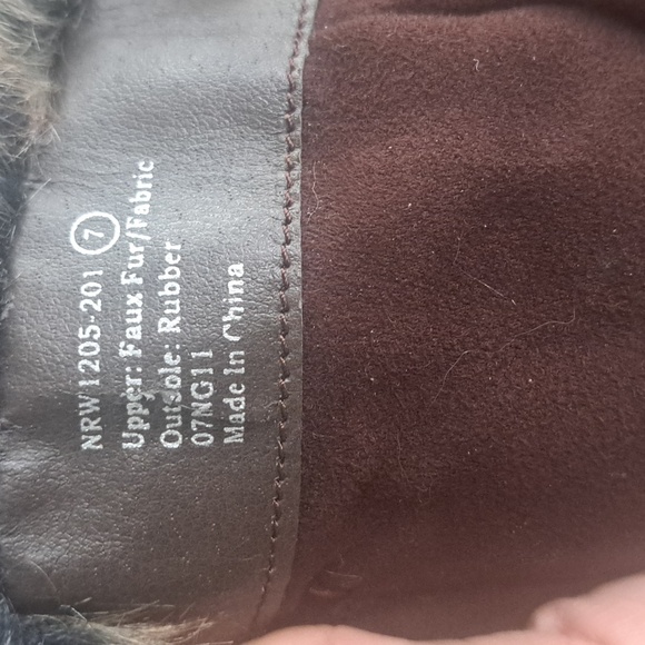 NEW NOT RATED FAUX FUR BOOTS - Picture 9 of 11